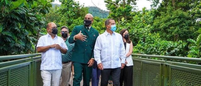 Gobernador firma OE para evitar construcciones que afecten a El Yunque y sus zonas aledañas