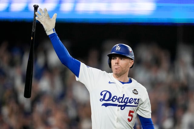 Subastan bola del “grand slam” de Freddie Freeman por $1.56 millones