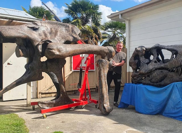 Escultor de realidad virtual imprime un esqueleto de tiranosaurio en 3D