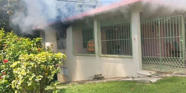 Incendio destruye residencia en Lajas