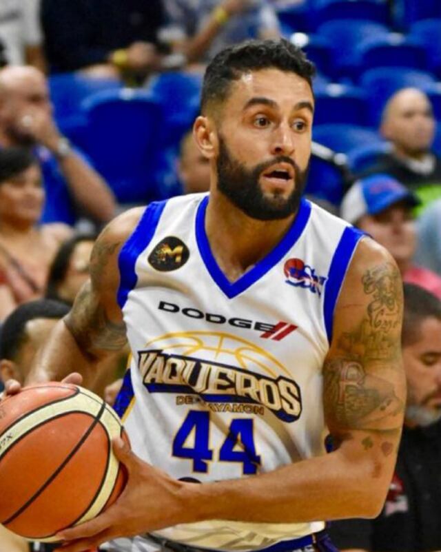 Javier Mojica pacta extensión de dos años con los Vaqueros