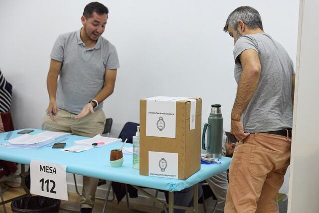 Argentina vota en unas elecciones marcadas por el surgimiento del ultranacionalista Javier Milei