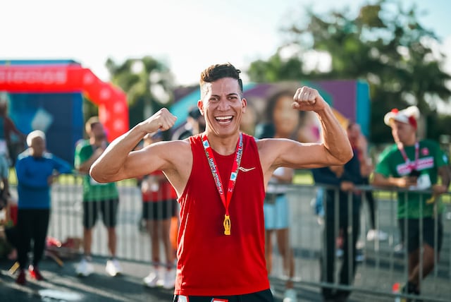 Alex DJ lidera con éxito la primera edición del “Chrijtmas Spirit 5K”