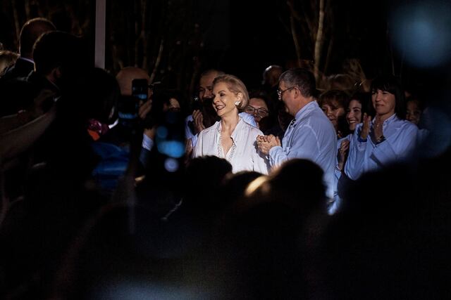Carolina Herrera dice adiós con elegante gesto triunfal