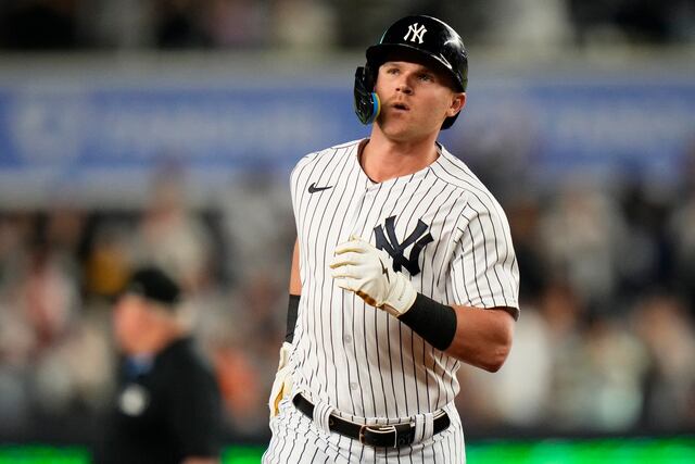 Yanquis envían al jardinero Jake Bauers a los Cerveceros a cambio de dos de ligas menores