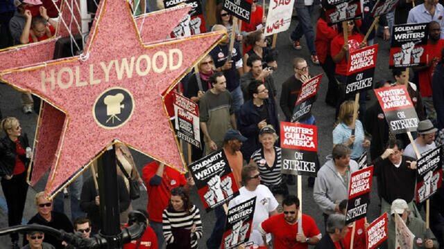 Las series y películas afectadas por la huelga de escritores y guionistas en Hollywood
