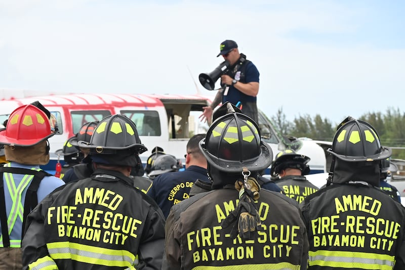 Aerostar y rescate aeropuerto, realizan un simulacro de extracción de pasajeros , en caso de accidente aereo. Areopuerto Luis Muñoz Marin. Carolina Metro PR 27 de febrero de 2026
