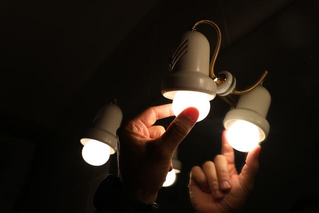 Negociado de Energía avala medida  que faculta a municipios cambiar y mantener alumbrado público