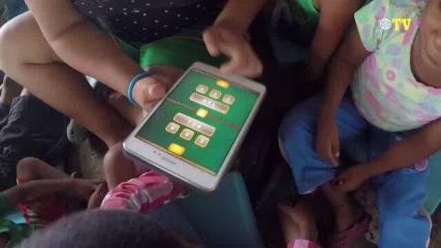Niños tienen contacto con la tecnología por primera vez