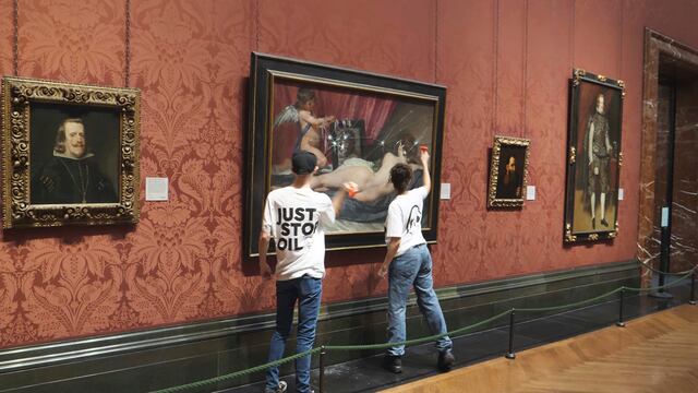 Arrestan activistas por atacar famosa pintura de Velázquez en museo de Londres