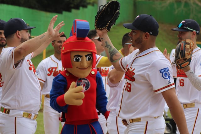Pelota Doble A: Quinto triunfo consecutivo para los Titanes, Cocoteros y Mets