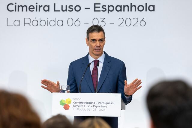 Presidente del gobierno español advierte que la guerra contra Irán es “ilegal” y no traerá democracia