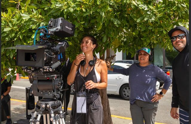 “Diario, mujer y café”: el debut de Roselyn Sánchez como directora de cine
