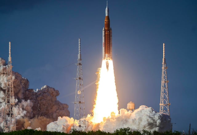 Artemis II abandona la órbita terrestre e inicia su camino a la Luna