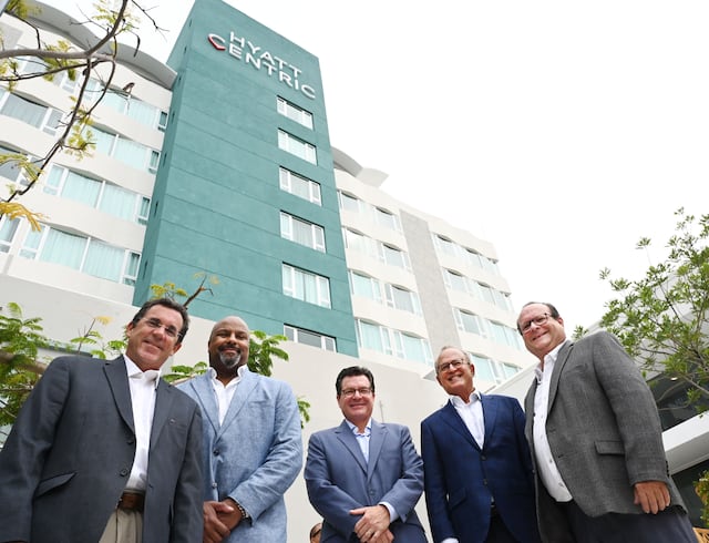 Hyatt Centric debuta con enfoque culinario local y alianza con Ocean Lab Brewing Co.