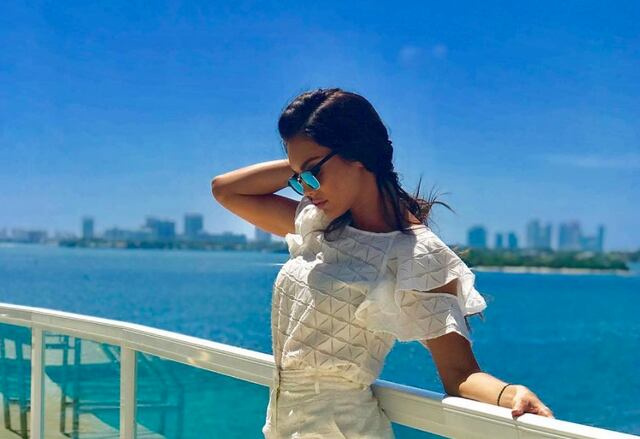 Zuleyka Rivera enseña six pack en redes