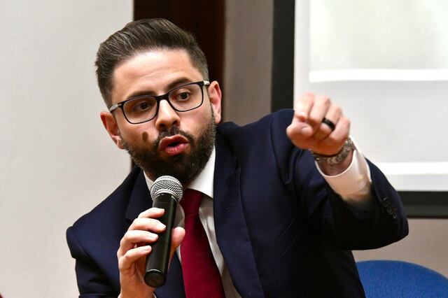 Francisco Parés asesorará al Senado sobre propuestas fiscales