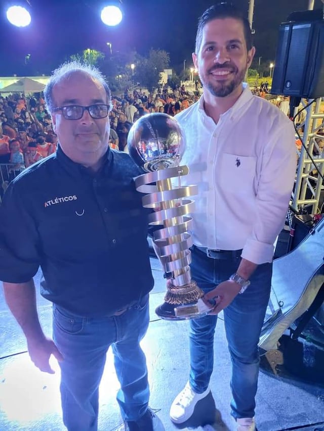 Fanáticos celebran logro de los Atléticos de San Germán en el BSN 2022