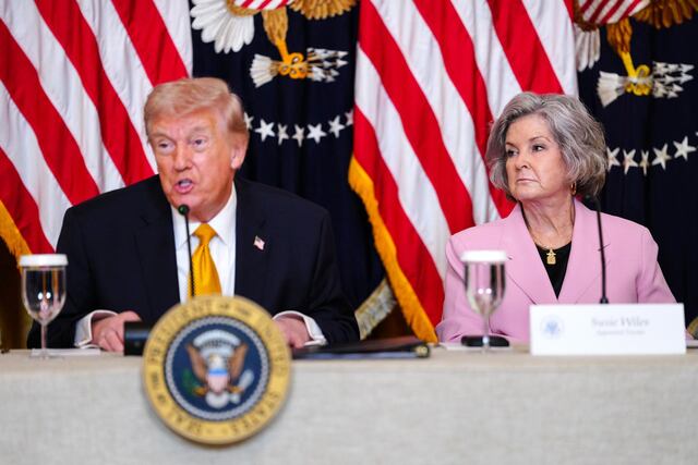 Diagnostican con cáncer de mama a la jefa de gabinete de Trump