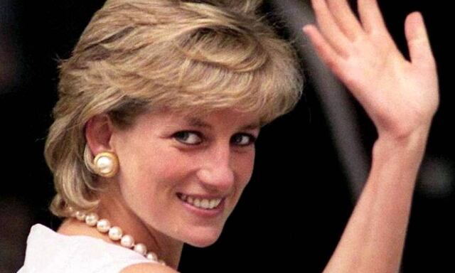 Subastan vestido de Lady Di por cifra millonaria