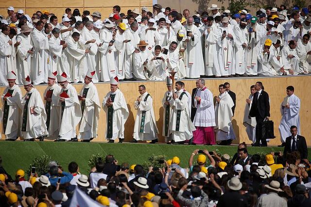 Gritos sobre "tortura" intentaron empañar misa del Papa en el Parque O'Higgins