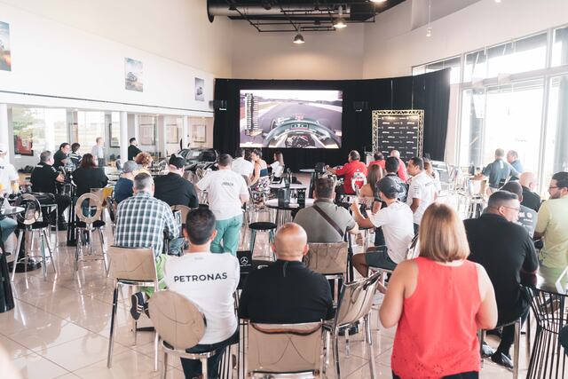 Encuentro especial para amantes de la velocidad en Garage Isla Verde