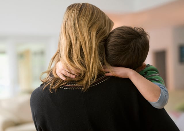 La salud emocional de las madres: Una carga mental invisible