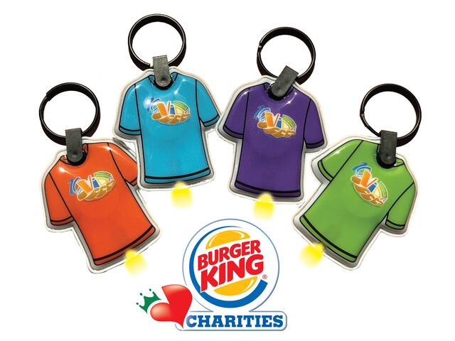 Burger King vende llaveros linterna a beneficio de  Da Vida Caminando con Raymond