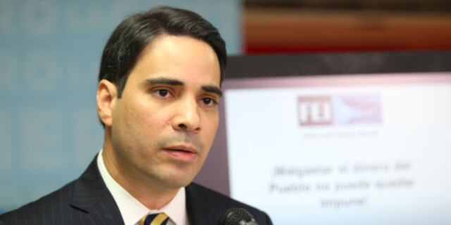 Ángel Rosa oficializa candidatura a Washington