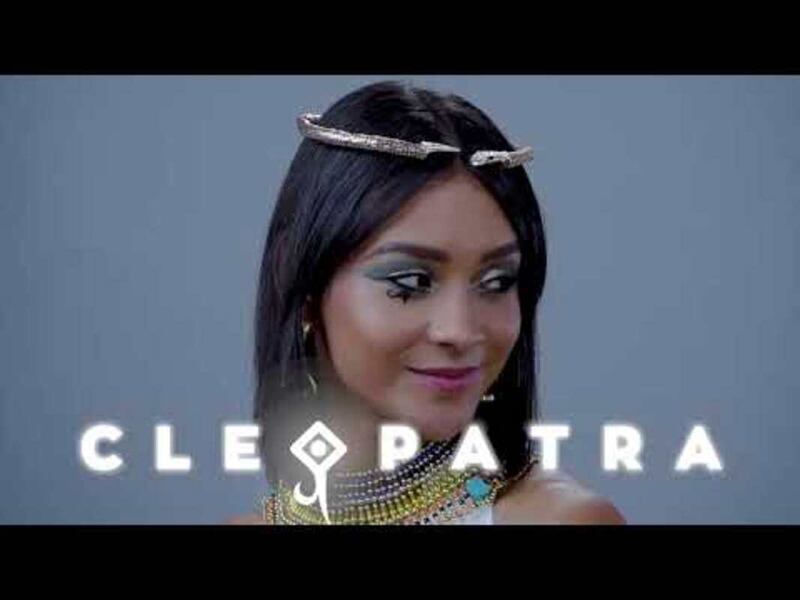 Cual faraona de Egipto conquista la fiesta y sé el mejor disfraz con este maquillaje de Cleopatra.