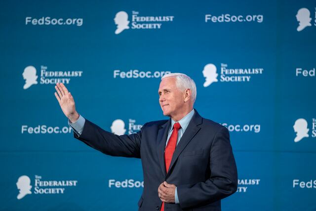 Pence comparece ante jurado que investiga intentos de Trump de anular elecciones de 2020