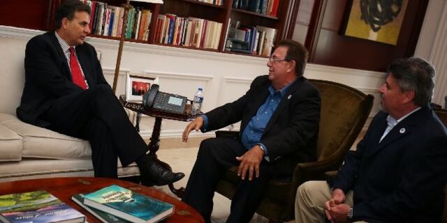 Senado reconoce labor de la radio en la sociedad puertorriqueña