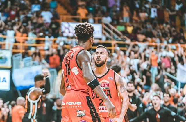 San Germán sorprende a Arecibo en el Petaca, toma ventaja de 2-1