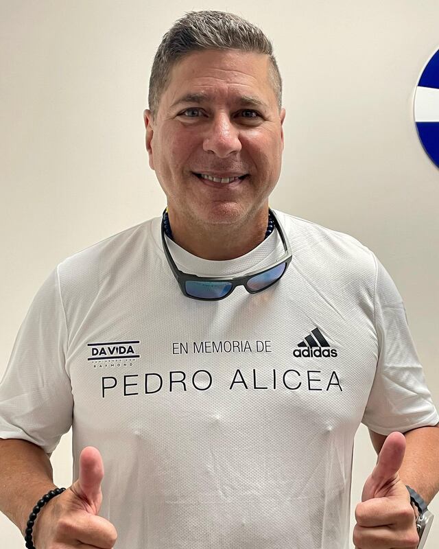 Celebran el cumpleaños de Raymond Arrieta: “Me tengo que hacer el sorprendido”