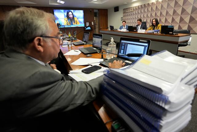 Informe congresional brasileño recomienda acusar a Bolsonaro por insurrección
