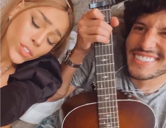 Video: Danna Paola y Sebastián Yatra se ponen románticos