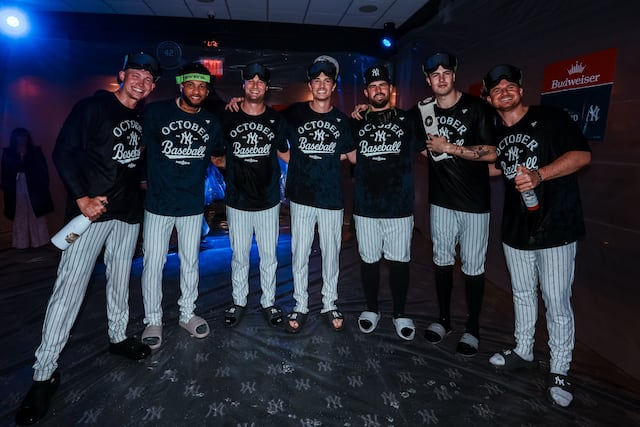 Yankees apagan a Boston con joya de novato y avanzan a la Serie Divisional