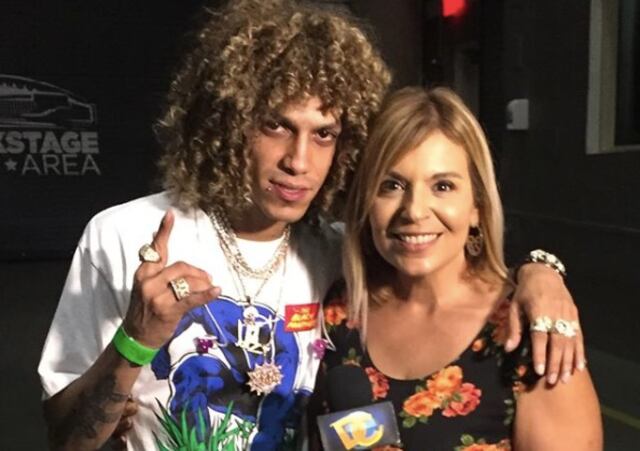 Respuesta de cantante coge por sorpresa a reportera