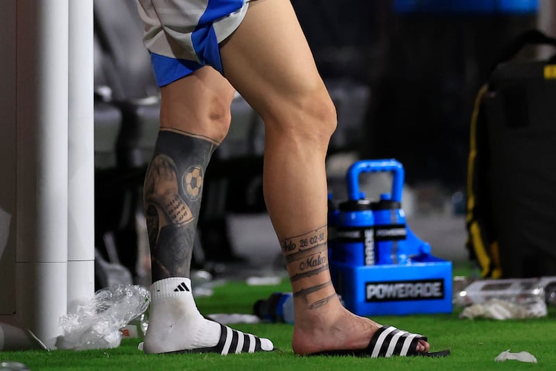 MIAMI GARDENS, FLORIDA - JULY 14: Detail of Lionel Messi's ankle after suffering an injury during the CONMEBOL Copa America 2024 Final match between Argentina and Colombia at Hard Rock Stadium on July 14, 2024 in Miami Gardens, Florida. (Photo by Buda Mendes/Getty Images)