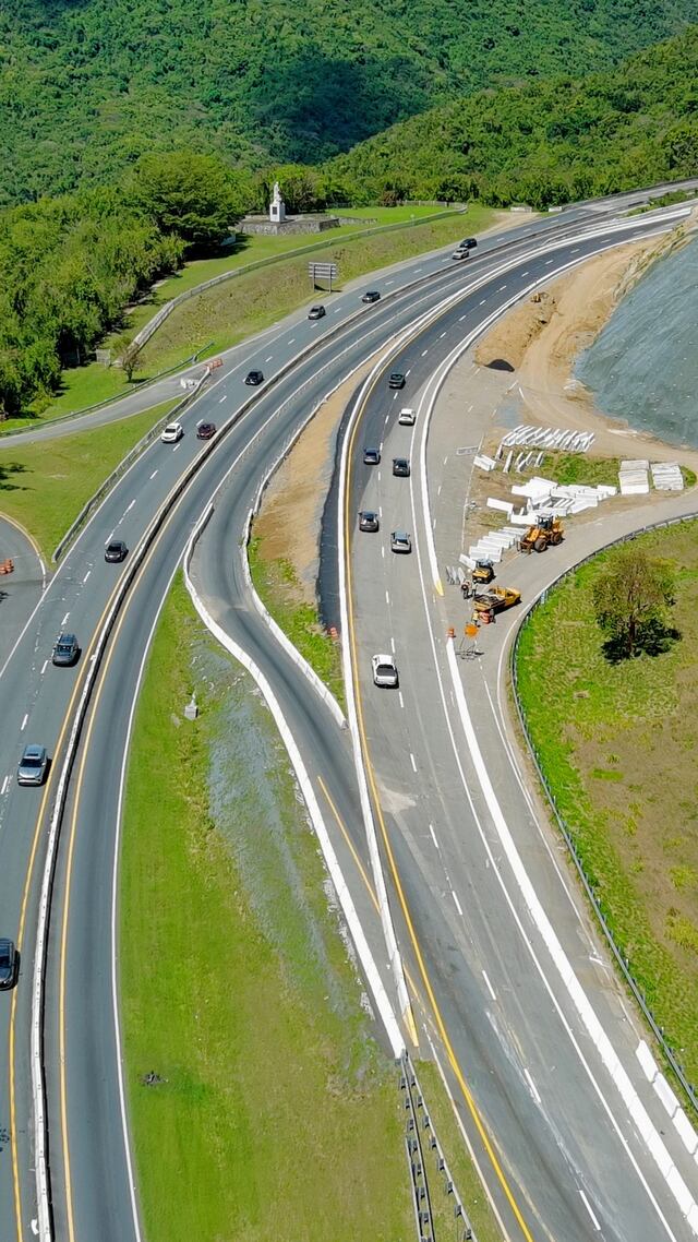 Abren dos carriles adicionales en la PR-52 frente al Monumento al Jíbaro