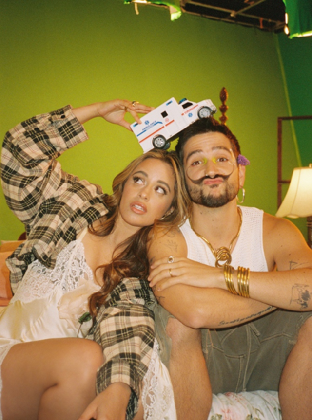 Camilo y Camila Cabello lanzan vídeo del tema “Ambulancia”