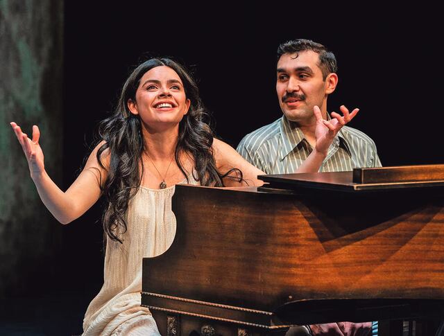 Actriz boricua Neysha Mendoza debuta en teatro profesional de Chicago