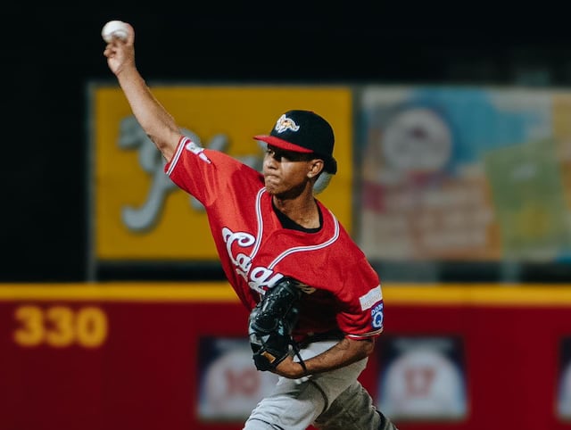 Criollos amplían su racha ganadora y Patrulleros lideran el récord