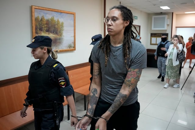 Juez ruso sentencia a nueve años de prisión a la estrella del baloncesto Brittney Griner