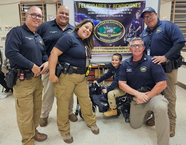 Agentes celebran cumpleaños a niño cuyo sueño es ser Policía