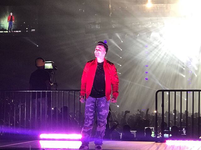 Fonsi pone a bailar "Despacito" a fanaticada boricua en el Choli