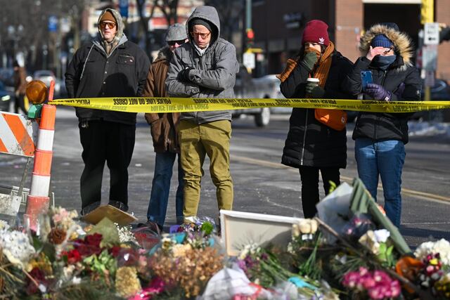 Nuevo video muestra altercado de Alex Pretti con agentes de ICE antes de su muerte en Minneapolis