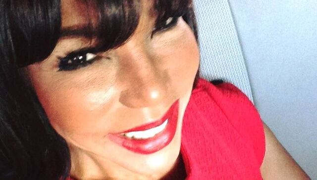 Mujer reclama pretendientes a Magali Febles