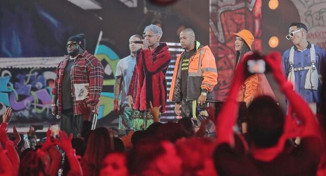 Dalex encendió el escenario de Premios Juventud