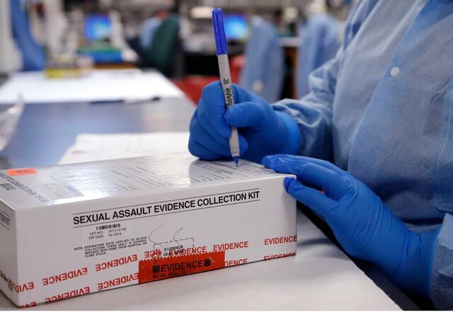 Gobernadora firma ley que establece sistema de seguimiento para kits de agresión sexual